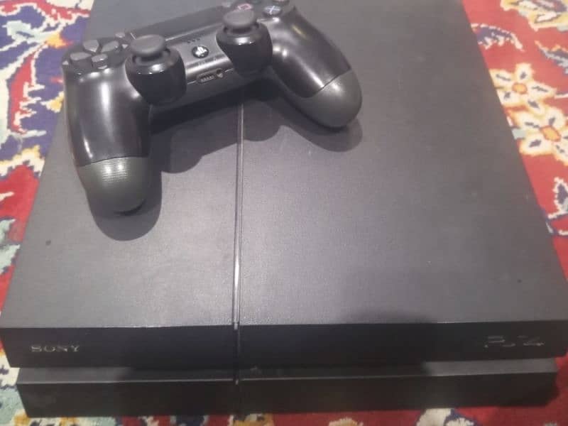 PlayStation 4 FAT WITH 2 GAMES 5