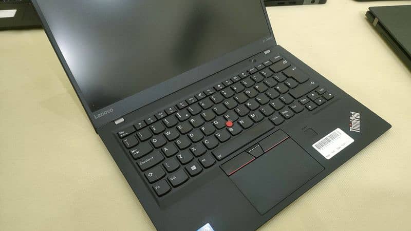 Lenovo x1 Carbon | i5 7th with 8/256 0