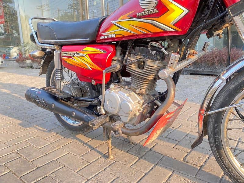 Honda 125 Almost new condition 100% non accidental 4