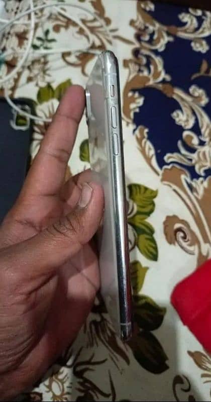 IPhone xs max non pta but 2 year sa esim. working ha 2