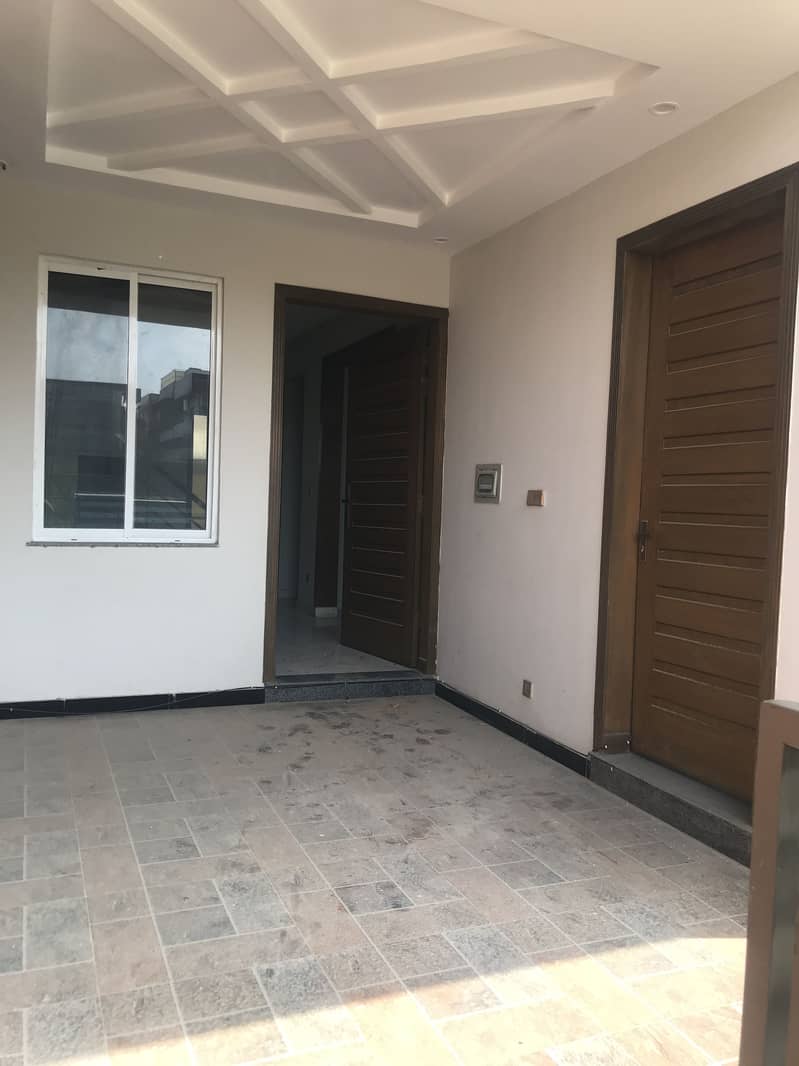 Triple Storey House Available For Rent   F Block 10