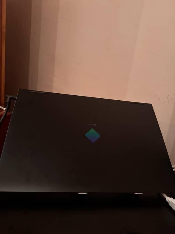 Hp omen 17 RTX 4070 i7 13 gen 32 gb ram 4