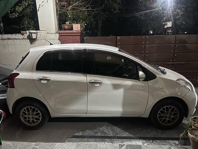 Toyota Vitz 2009 1000cc for sale in Lahore 2