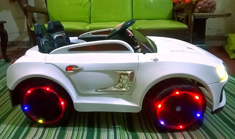 Audi kids car imported with Remotecontrol , Running condition All ok 8