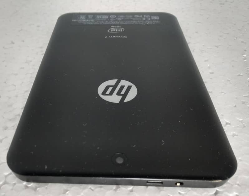 HP Windows 8.1 Tablet 1GB Ram / 32GB ((Cash On Delivery Available) 9