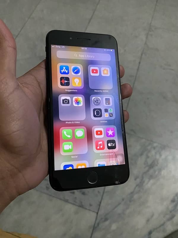 iPhone 7plus 128gb pta approved 4