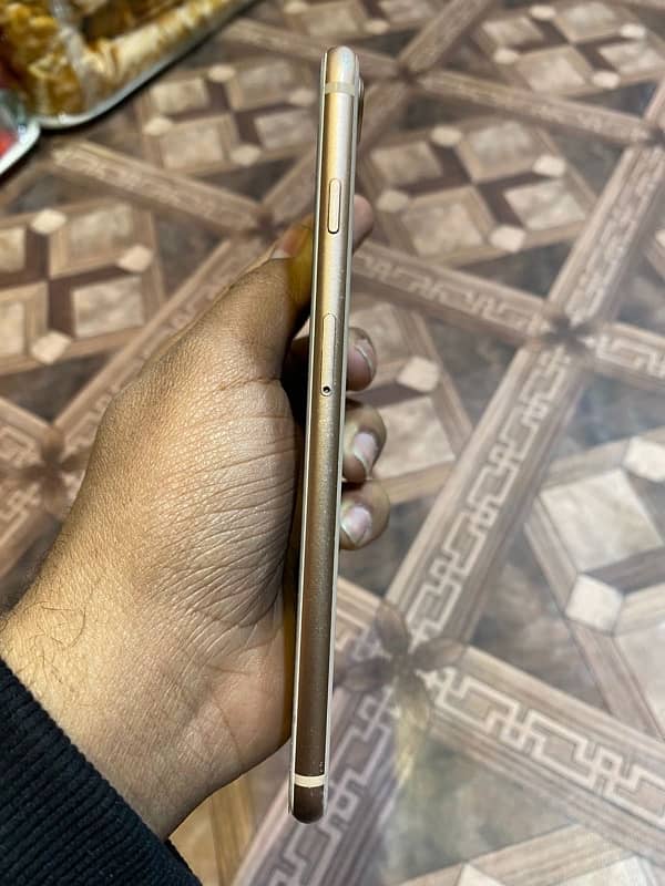 iPhone 8plus 256gb pta approved 1