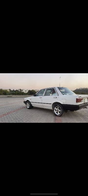 Nissan Sunny 5