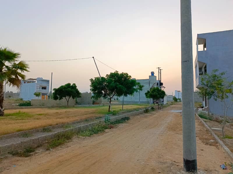 PLOT FOR SALE IN PIR AHMED ZAMAN TOWN 1