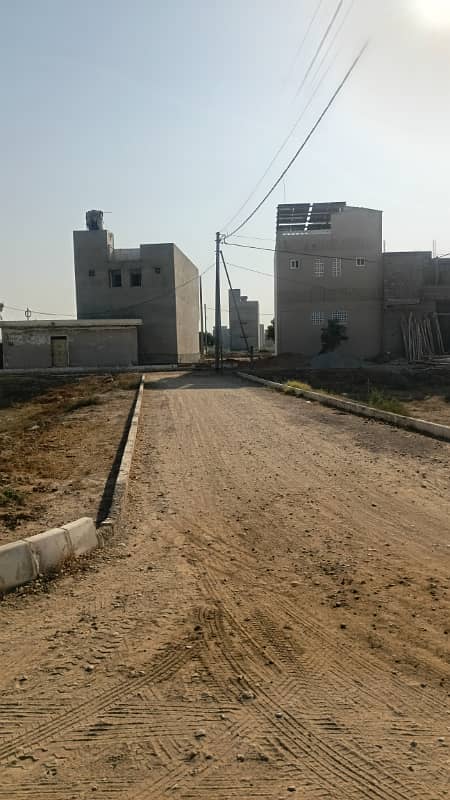 PLOT FOR SALE IN PIR AHMED ZAMAN TOWN 11