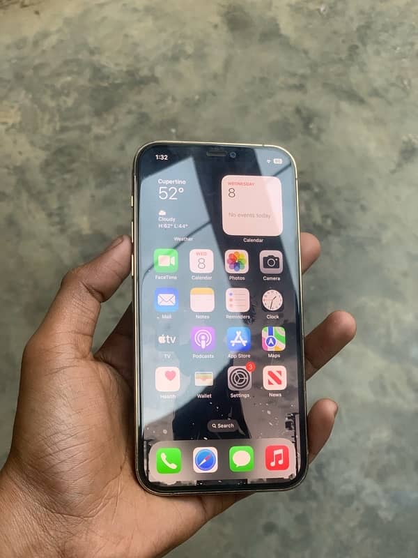 iPhone 12 pro ( exchange possible) 0