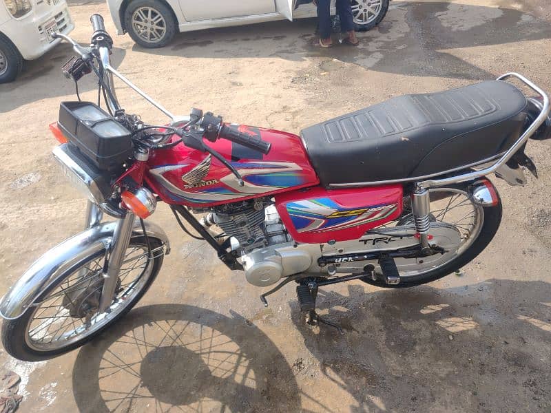 Honda 125 selling 8