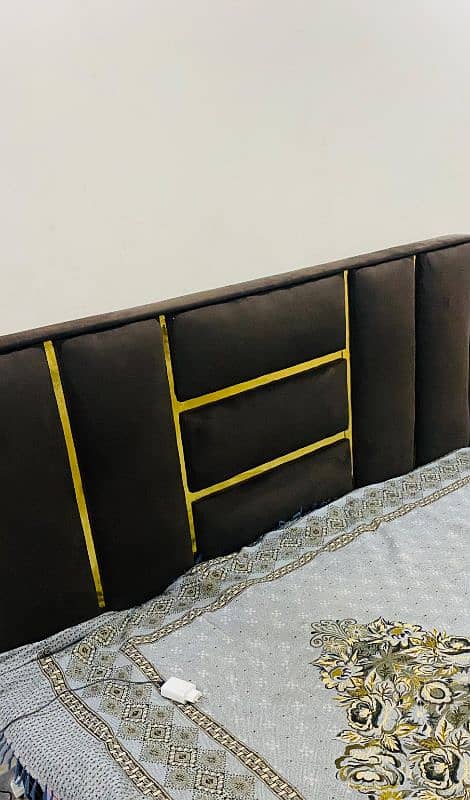 King Size Bed / Poshish Bed With Mattress Included 1