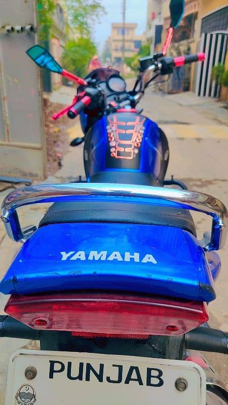 Yamaha YBR 125 original 100% 8