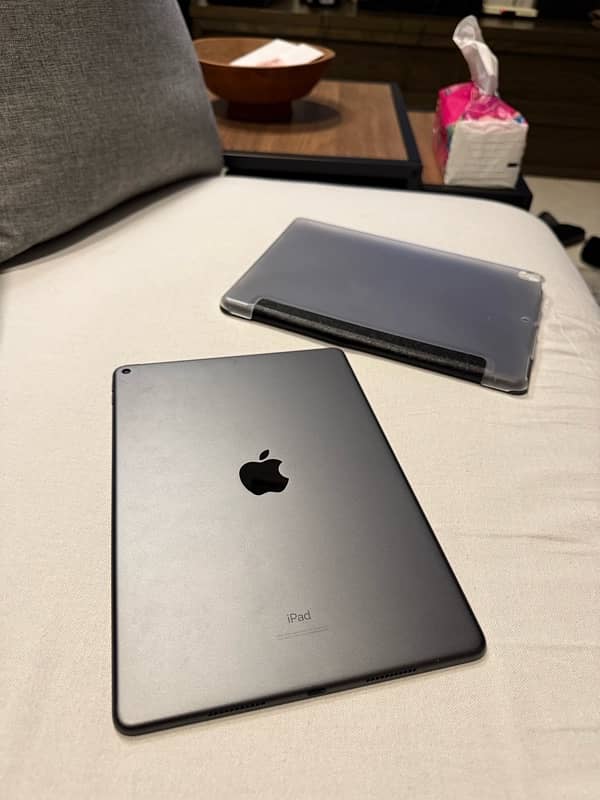 iPad Air 3rd Gen (64GB) – Mint Condition 1