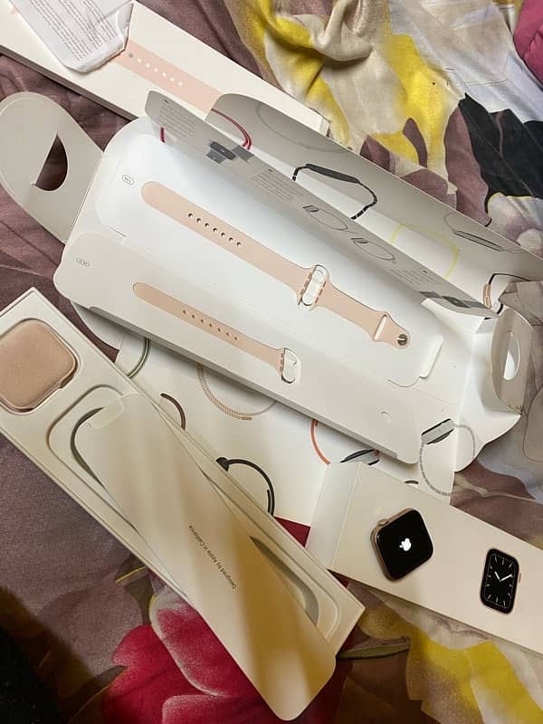 apple watch series 5 Golden 44mm 2