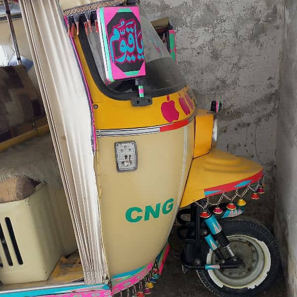 TEZ RAFTAR NEW CONDITION FULL CLEAR RICKSHAW 2