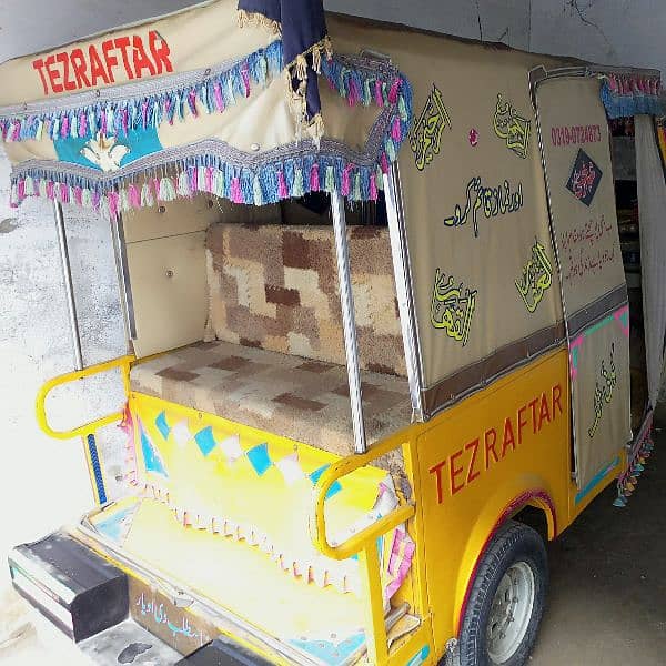 TEZ RAFTAR NEW CONDITION FULL CLEAR RICKSHAW 11