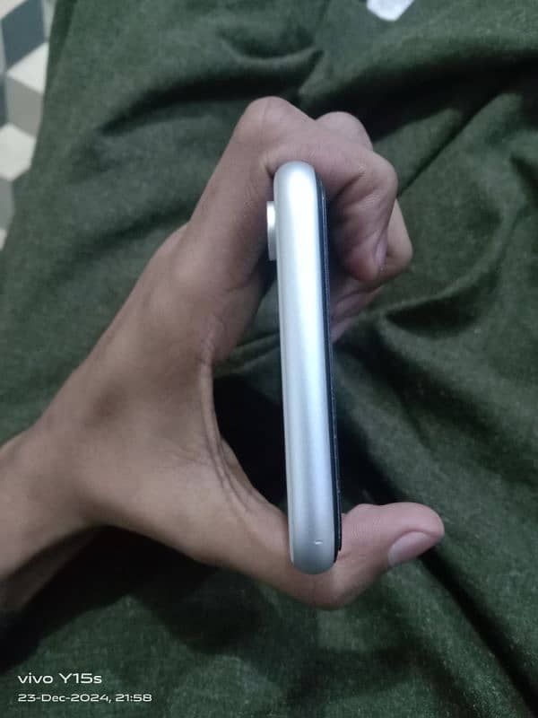 iphone XR 8