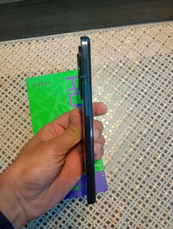 Infinix Hot 40 8/256 4