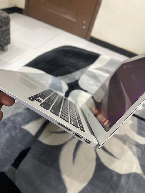 MacBook Air (2015 i5 13’’ 10/10) 4