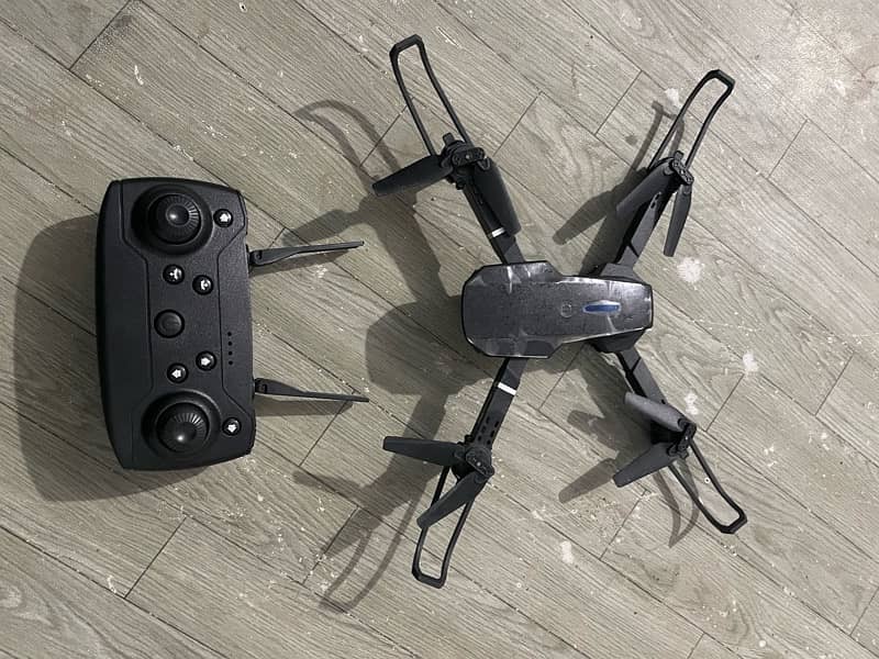 E88 Pro Drone With Cemra 0