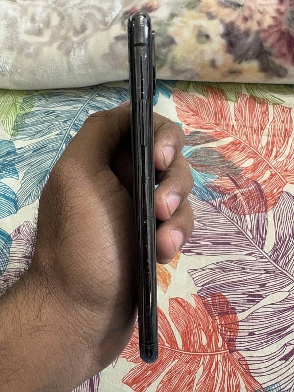 iPhone X (256GB) - PTA Approved, 5/10 Condition 2