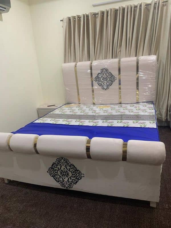 KING SIZE DOUBLE BED ON LOOT MAR SALE OFFERS ONLY ON FURNITURE TERRACE 17