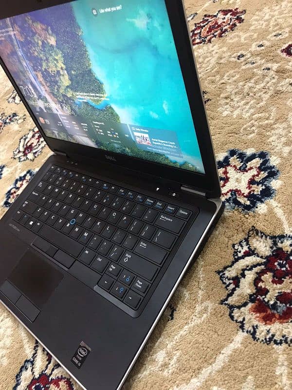 Dell Latitude E7440 1