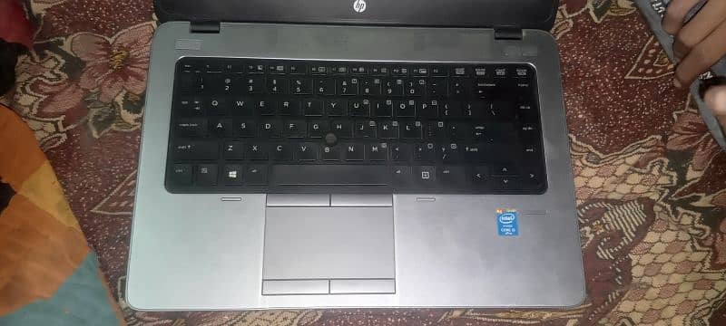 Hp elite book 840 ok he screen toot gae market se mil jaye ge 5000 tk 4