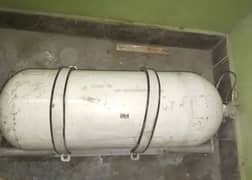 cng cylinder with kit and stand in good condition