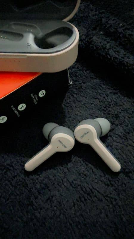 Original MPOW M9 wireless earbuds for sell in a very good condition 4