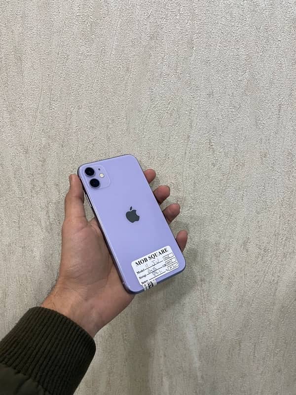 iPhone 11 3