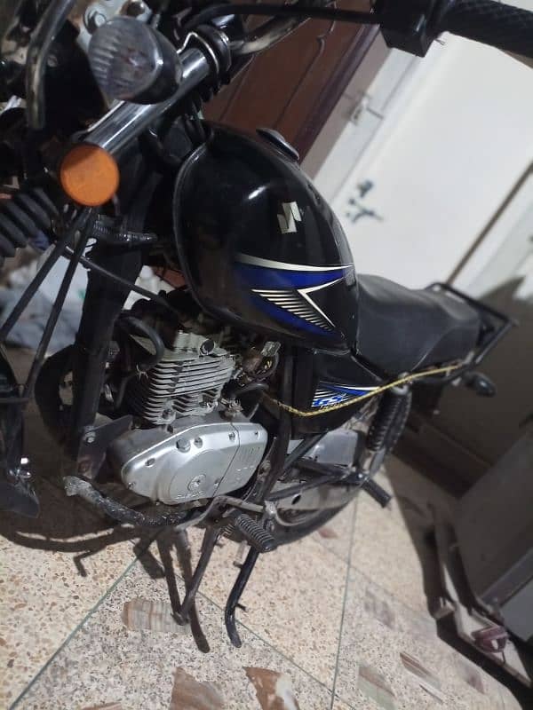 Suzuki GS150 model 2014 in azizabad 5