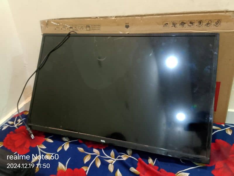 TCL 32 "panel damage 03075620667 1