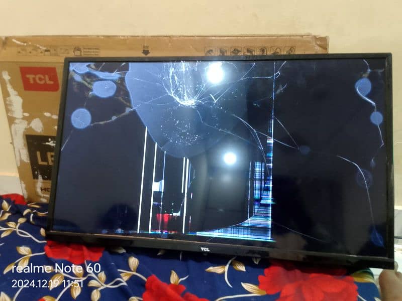 TCL 32 "panel damage 03075620667 2