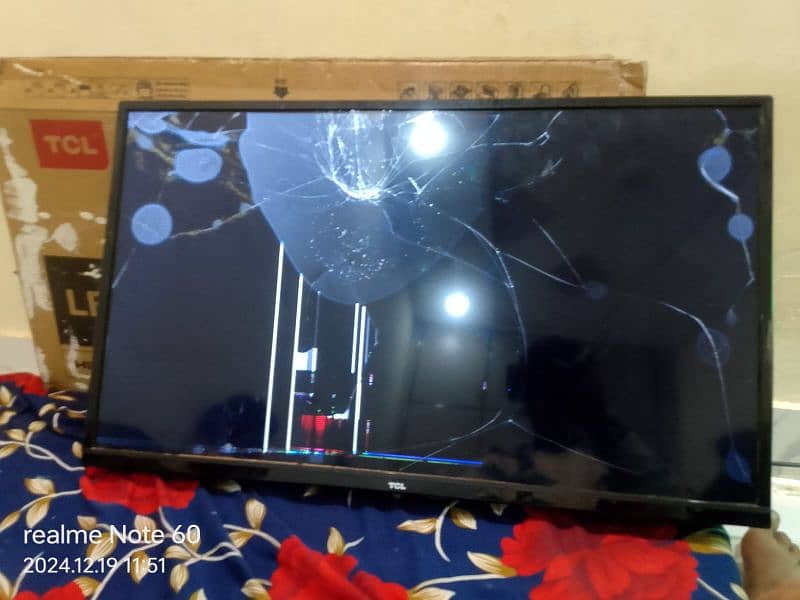 TCL 32 "panel damage 03075620667 3