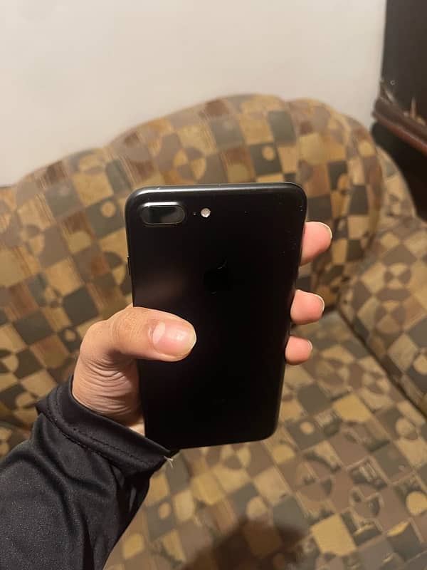 Apple Iphone 7 plus 128gb pta approved black color 2