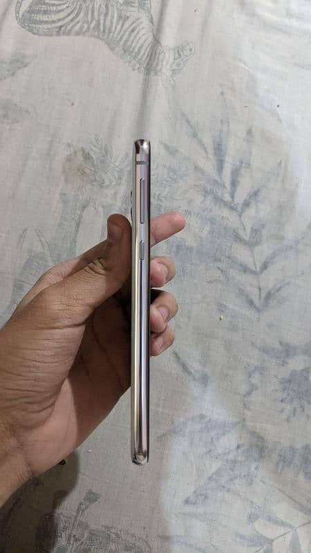 Samsung Galaxy S10e  6+6/128 non pta  Condition 10/10 USA Variant 2