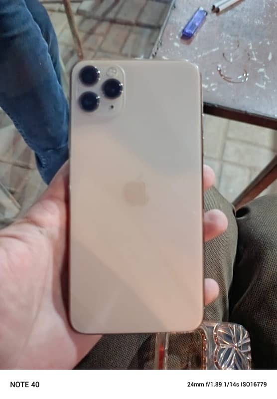 Official PTA opproved iphone 11 pro max Golden color 64 GB. 0