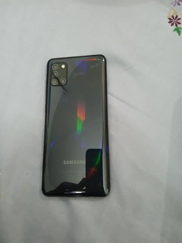 Samsung A31 4