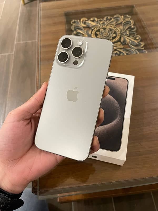 iphone 15 pro max Hk varaint 256 gb non pta titanium 4