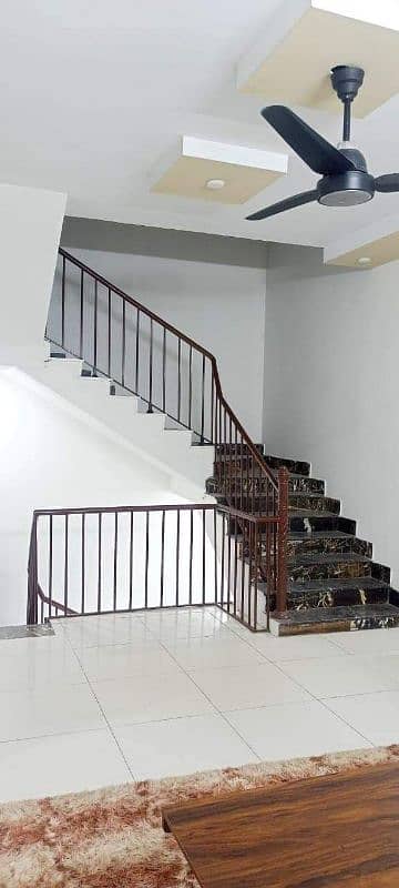 Boys Hostel & Bachelor's Accommodation 5