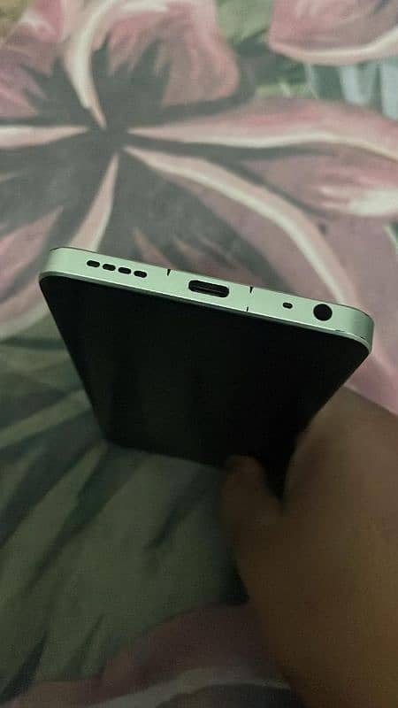 realme C67 box nai hai phone ka just only original charger 4