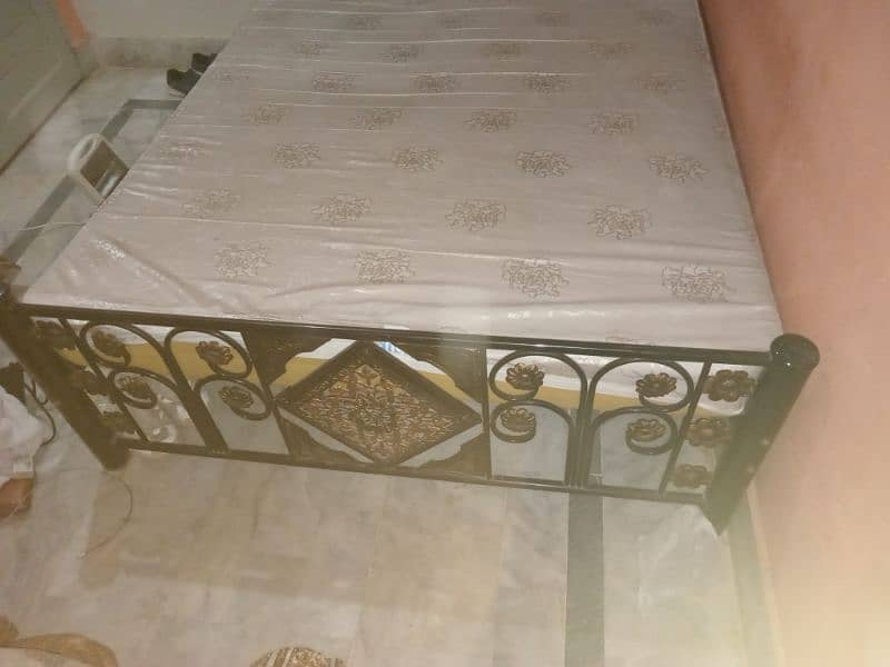 charpai or iron bed mattress urgently sell 3