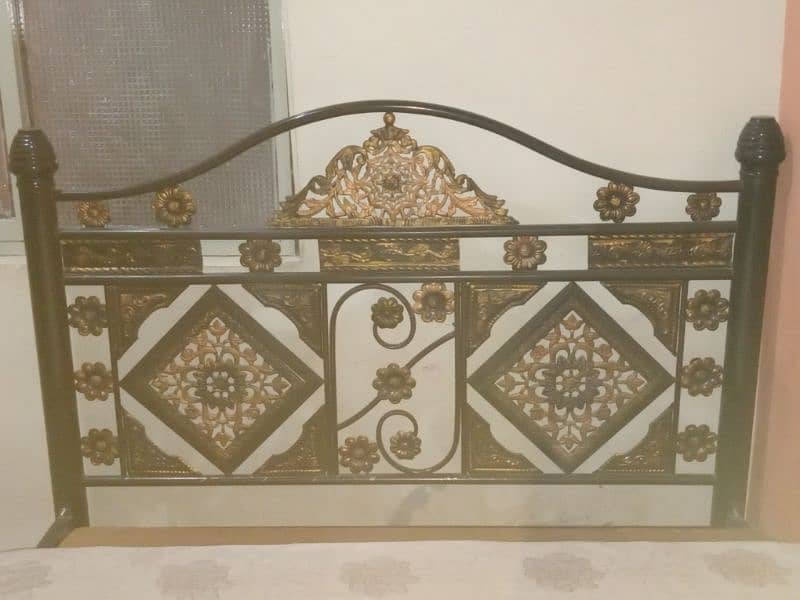 charpai or iron bed mattress urgently sell 4