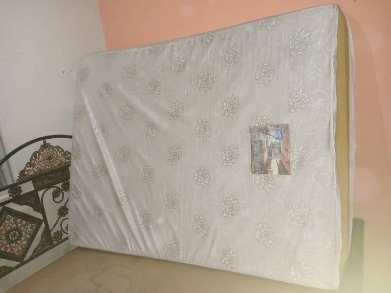 charpai or iron bed mattress urgently sell 5