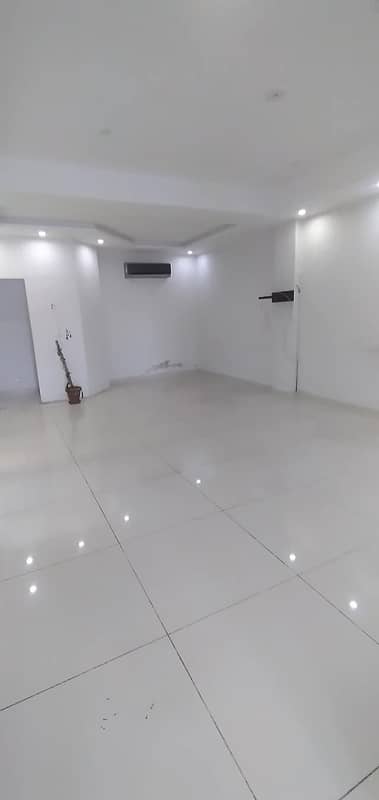 8 marla 4th floor office with lift for rent phase 5: 0