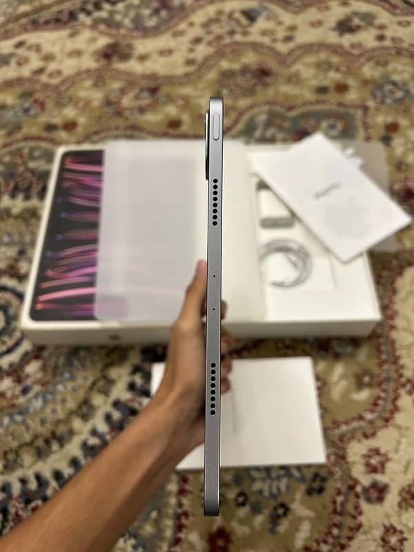 IPAD PRO M2 128GB BRAND NEW UNDER WARRANTY 3