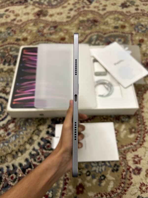 IPAD PRO M2 128GB BRAND NEW UNDER WARRANTY 5